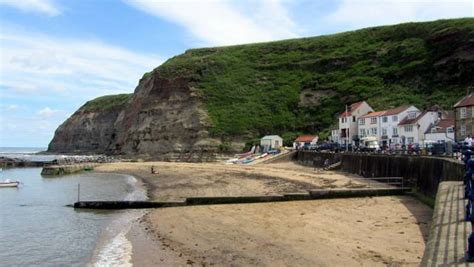 Staithes Beach - Yorkshire | UK Beach Guide