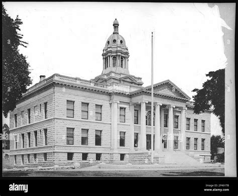 Martinez. Courthouse of Contra Costa County Stock Photo - Alamy