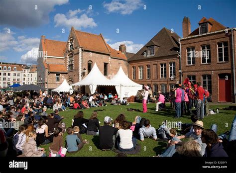 France Nord Lille Ilot Comtesse in the Vieux Lille (Old Town) during the Braderie de Lille Stock ...