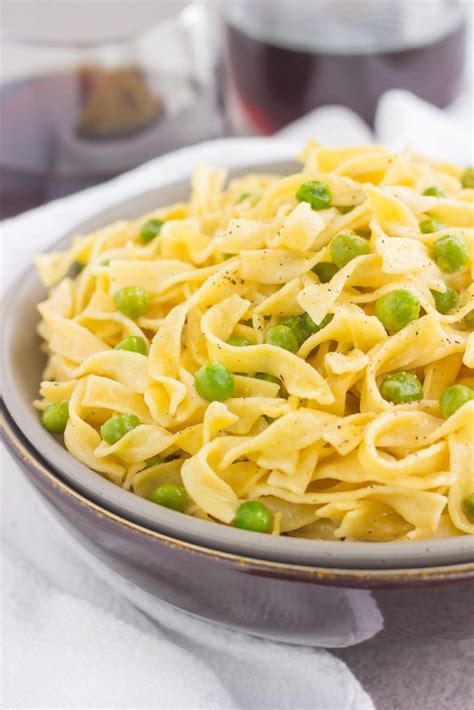 Buttered Egg Noodle Side Dish (with Peas!) - Pumpkin 'N Spice