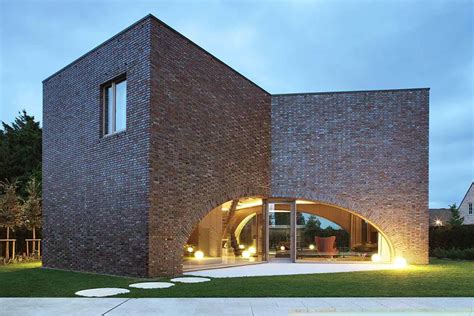 Why Modern Architects Are Embracing Bricks Again? – Square Footage Area