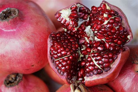 Parfianka Russian Pomegranate | Ison's Nursery & Vineyard | How to open ...