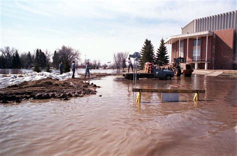 North Dakota History in Photos: 1997 Grand Forks Flood | History | bismarcktribune.com