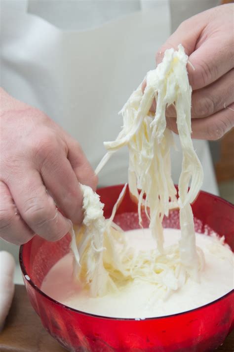 Stracciatella Cheese: What Is It and How to Eat It? | Fine Dining Lovers