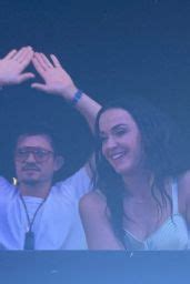 Katy Perry and Orlando Bloom at The Chainsmokers Concert in Las Vegas 11/06/2023 • CelebMafia