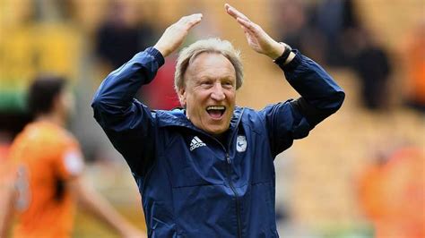 Warnock extends Cardiff City contract