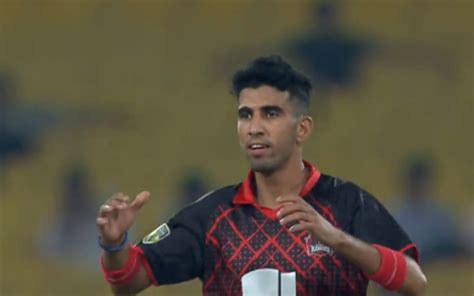 Youngster Aimal Khan nails a searing yorker in Pakistan Junior League tournament opener - Watch