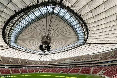 Wembley Stadium Roof / BBC - London - 2012 Olympic Games - 2012 Venues from the air / Последние ...