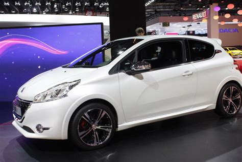 Peugeot 208 GTI Photos and Specs. Photo: 208 GTI Peugeot specs and 26 perfect photos of Peugeot ...