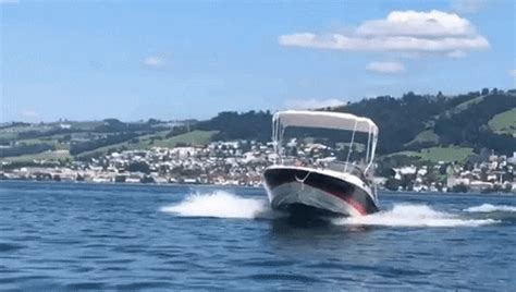 Boat GIF by Smoothdrive.ch - Find & Share on GIPHY