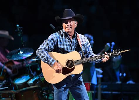 George Strait Sings New Songs, Remembers Late Drummer at Vegas Concert ...