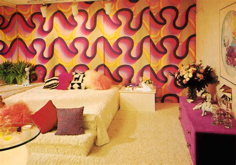 Groovy Bedroom Decor, 1970s - The Giki Tiki