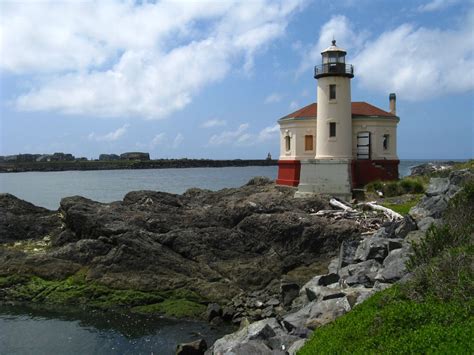 Coquille River Lighthouse | Located at the mouth of the Coqu… | Flickr