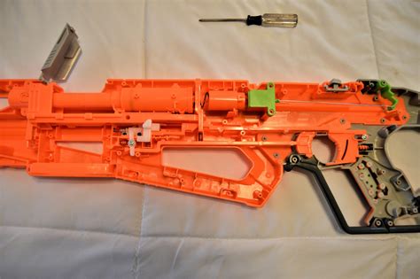 StudioYale: Nerf Accustrike Raptorstrike Review (7/10)