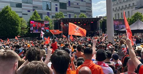 Luton Town fans flood the streets with sea of orange as Hatters ...