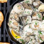 Creamy Beer Steamed Clams with Grilled Bread Recipe - Kitchen Swagger