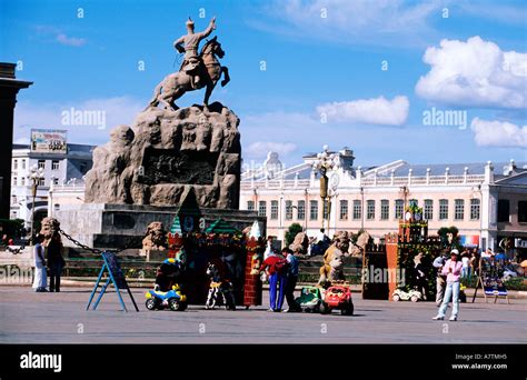 Mongolia, Ulan Bator, Sukh Bator statue on Sukh Bator square Stock Photo - Alamy