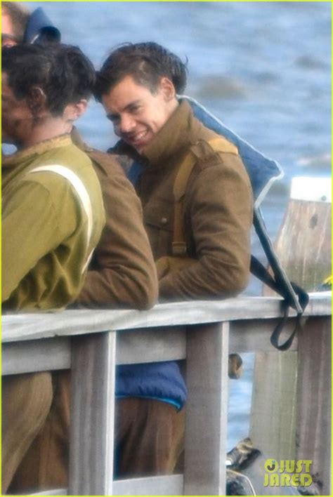 Harry Styles Shows Off His Short Hair on 'Dunkirk' Set: Photo 3703147 ...