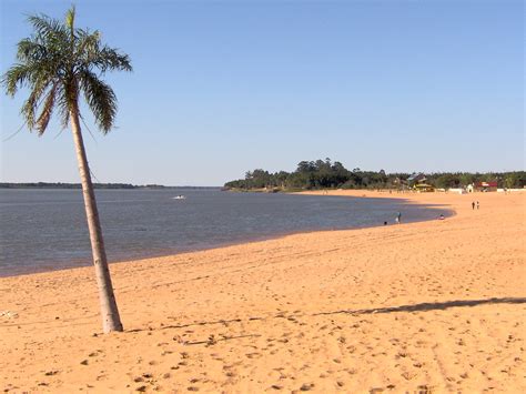 leaning to paraguay | beach in Paso, 2005 | Phil Kellman | Flickr