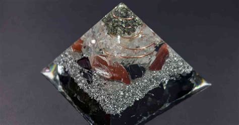 EMF Protection Crystals: The Heka Naturals Shungite Pyramid | EMF Risks