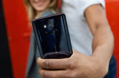 Nokia ready with a world-first five camera phone – Pickr