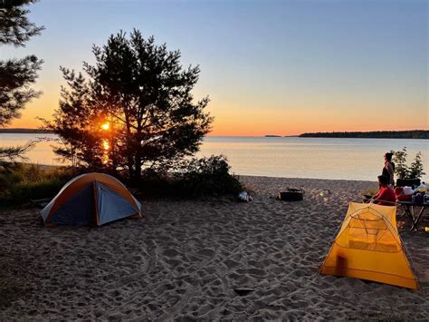 12 Best Local Hotels in Munising MI & Other Lodging Options