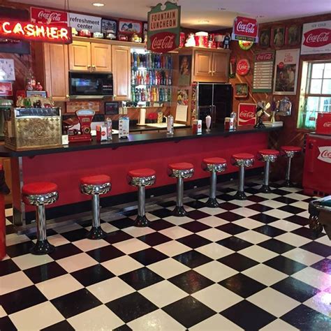 Pin by Jamie Heidt on 50s Diner Kitchens | 50s diner kitchen, Vintage diner, 50s diner