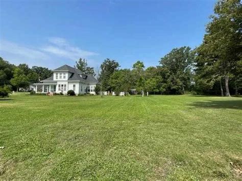 c. 1920 in Brooksville, MS - Old House Dreams