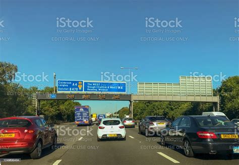 Traffic On The M4 Motorway Near London Stock Photo - Download Image Now ...