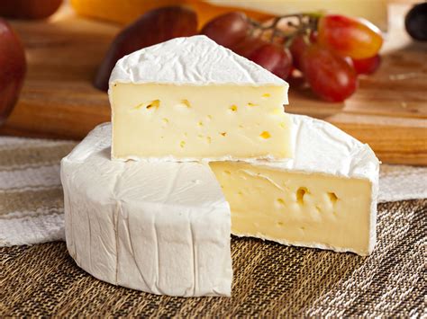 Is it safe to eat soft cheese during pregnancy? | BabyCenter