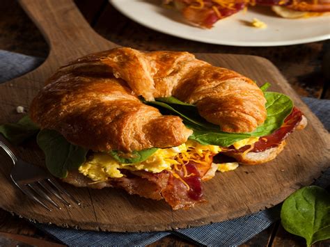 This Starbucks Breakfast Sandwich Hack Is Worth The Effort | 15 Min...