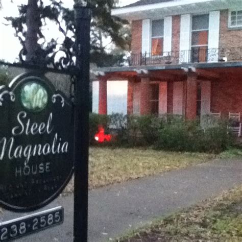 Steel Magnolia House Natchitoches, La It's so close, I can't believe I haven't been yet. But one ...