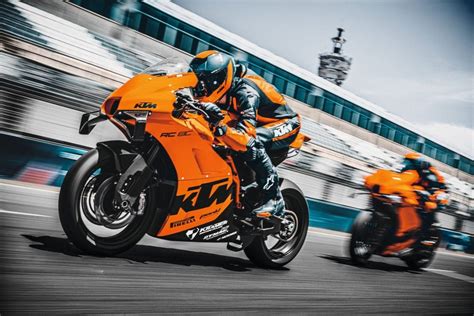 Limited Edition KTM RC 8C Track-Ready Machine Breaks Cover - 889cc Parallel-Twin LC8, 128hp ...