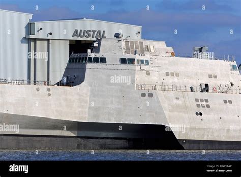 Austal Shipyard, Mobile, Alabama, USA Stock Photo - Alamy