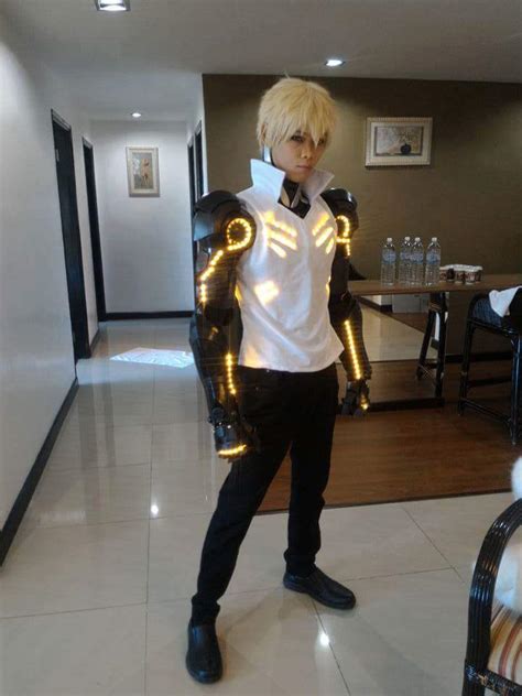 Sick Genos Cosplay : r/OnePunchMan