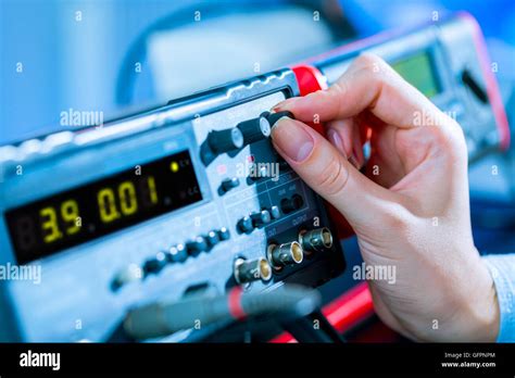 Electronic instruments hi-res stock photography and images - Alamy