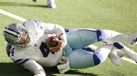 Dak Prescott carted off after suffering serious ankle injury | Yardbarker