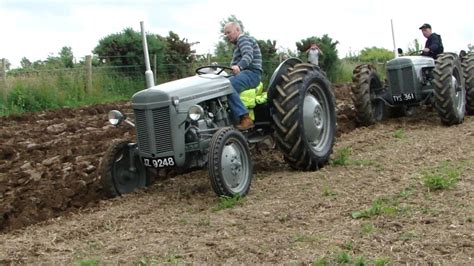 Ferguson Tractor Working Day - YouTube