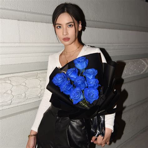 Fresh Flower Bouquet - Royal Blue Roses (Black Wrapper)｜Léselle