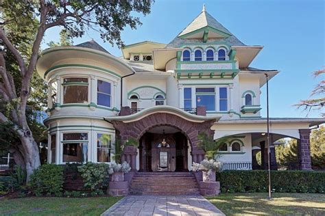 The Higgins-Verbeck House at 637 S. Lucerne in Windsor Square | Old house dreams, Historic homes ...