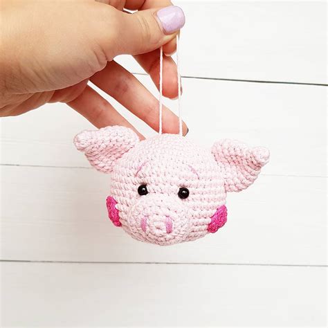 Christmas ornament crochet pig pattern | Amiguroom Toys