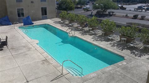 DoubleTree by Hilton Las Vegas East Flamingo Pool Pictures & Reviews ...