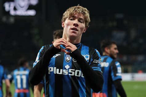 Manchester United step up Rasmus Hojlund interest as Erik ten Hag eyes ...