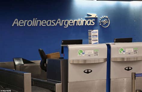 Argentina airport workers go on strike leaving 35K passengers stranded