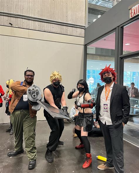 My Barrett cosplay and other FF cosplayers I saw at Anime NYC : r/FinalFantasyVII