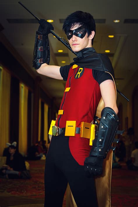 Pin de Courtney Pope en Awesome Costumes and Cosplay | Disfraz de robin, Traje de robin, Disfraz ...