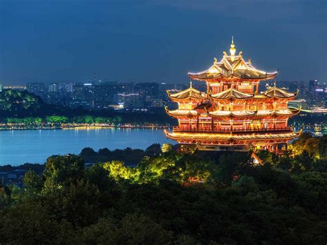 Hangzhou-West-Lake-night - Holiday Rewards Plus