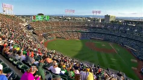 Giants v. A's Game Sets Oakland Coliseum Attendance Record - CBS San ...