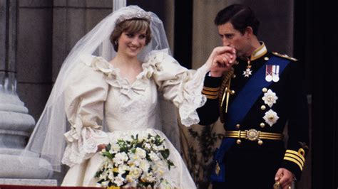 Princess Diana had a secret second wedding dress – details | HELLO!