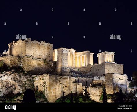 Night view of the Parthenon Propylaea during night, Athens Stock Photo - Alamy